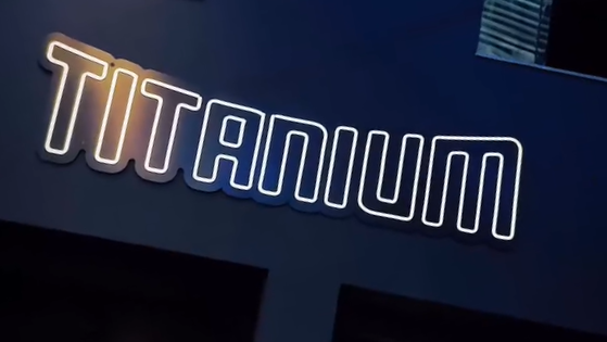 Academias Titanium