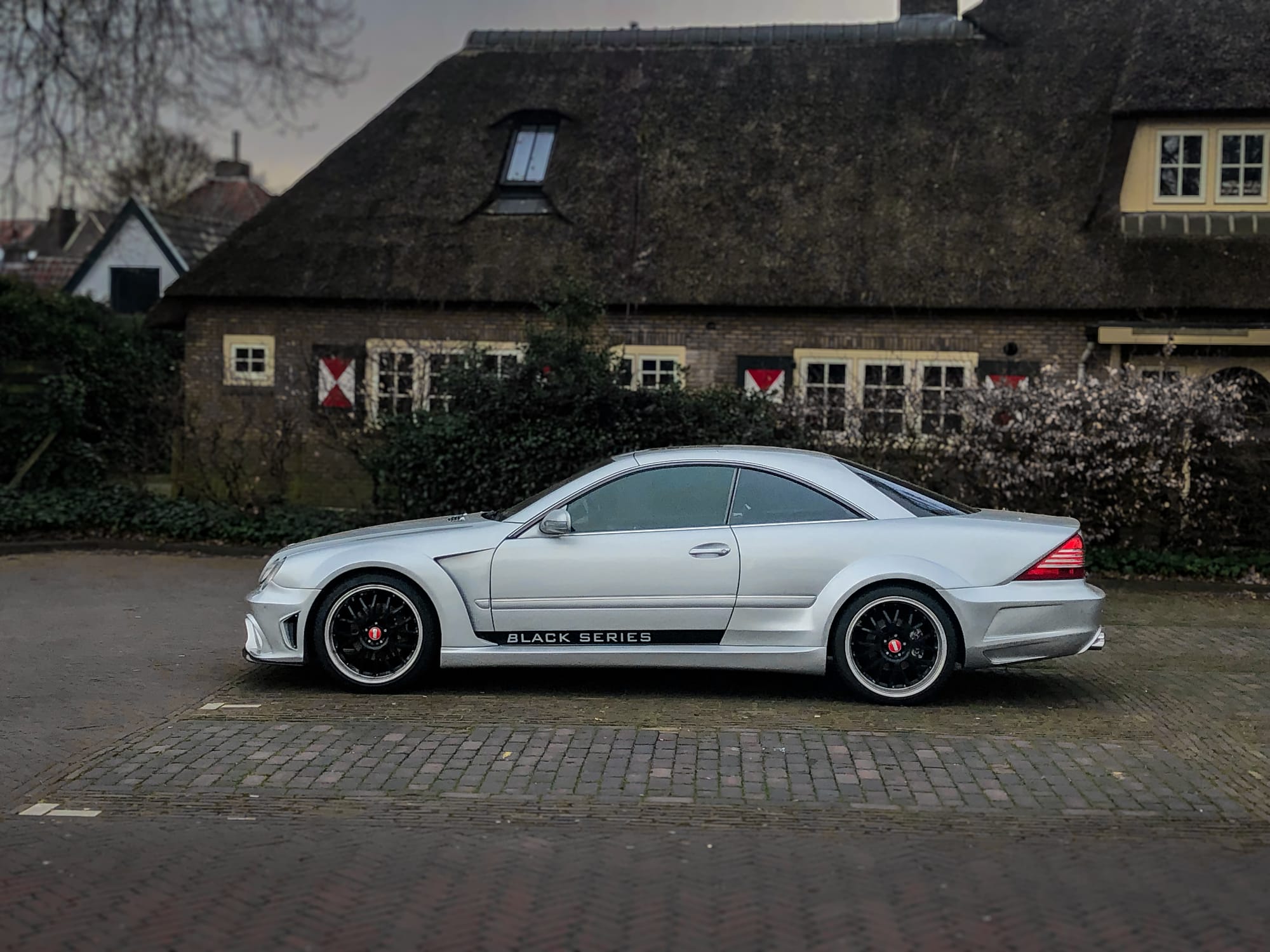 Car Photography 101: The Right Lens for You