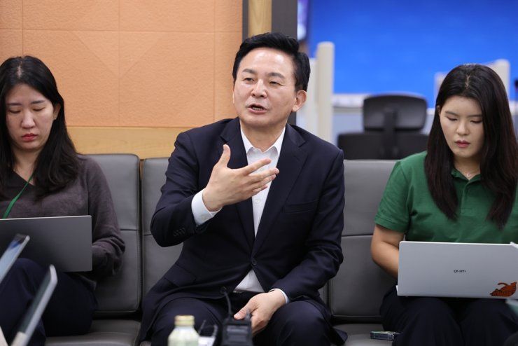 South Korean minister to visit Ukraine to help Samsung C&T, Hyundai E&C, other Korean firms win reconstruction deals