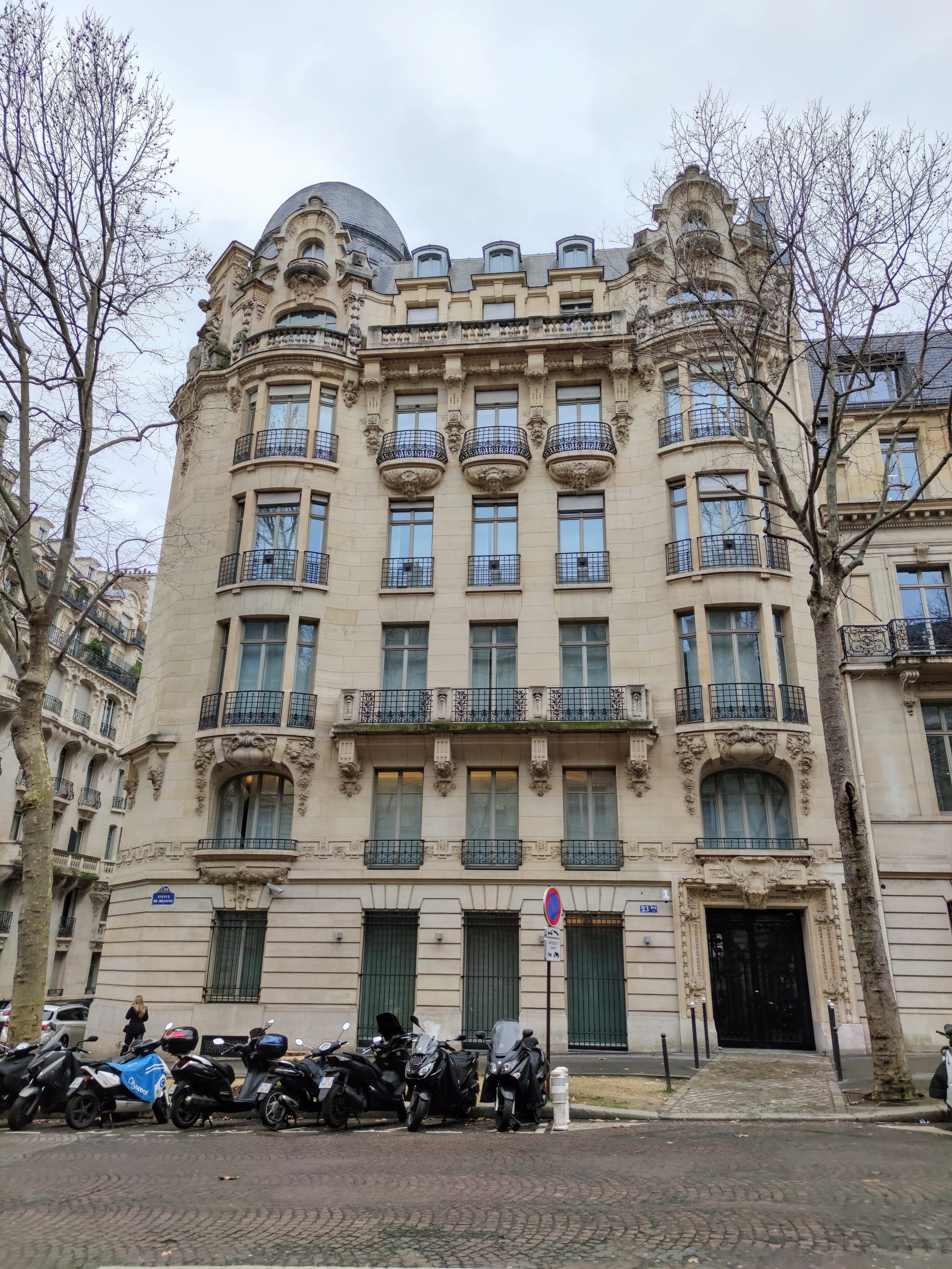 Twists in the tale of Ukraine's $20 billion debt restructuring include sleepless nights, disagreements and a car crash, Reuters says