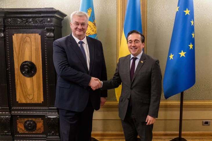 Spain announces €10 million in humanitarian aid during top diplomat's visit to Ukraine