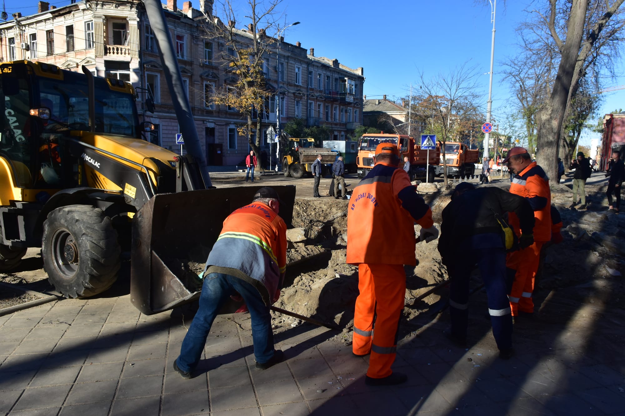 Organized crime set to surge after war in hurdle to rebuilding Ukraine: GI-TOC risk assessment