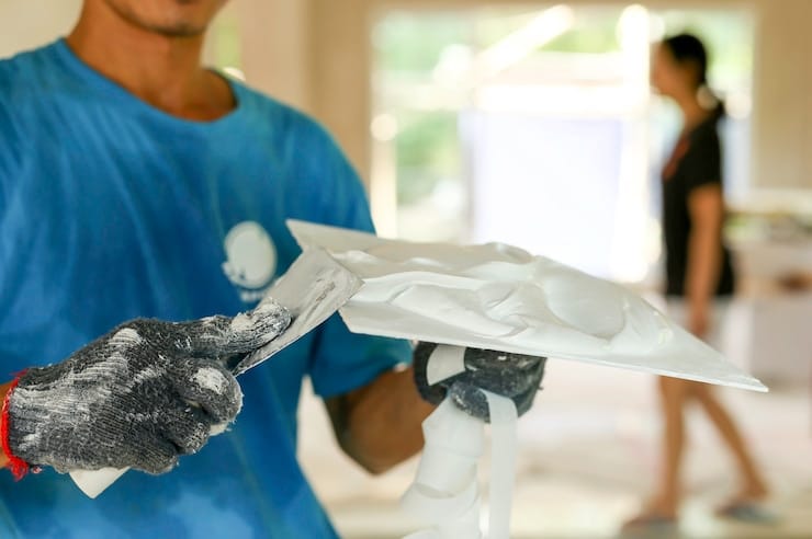 Como Aplicar Massa Corrida em Parede Velha: Guia Prático para Iniciante