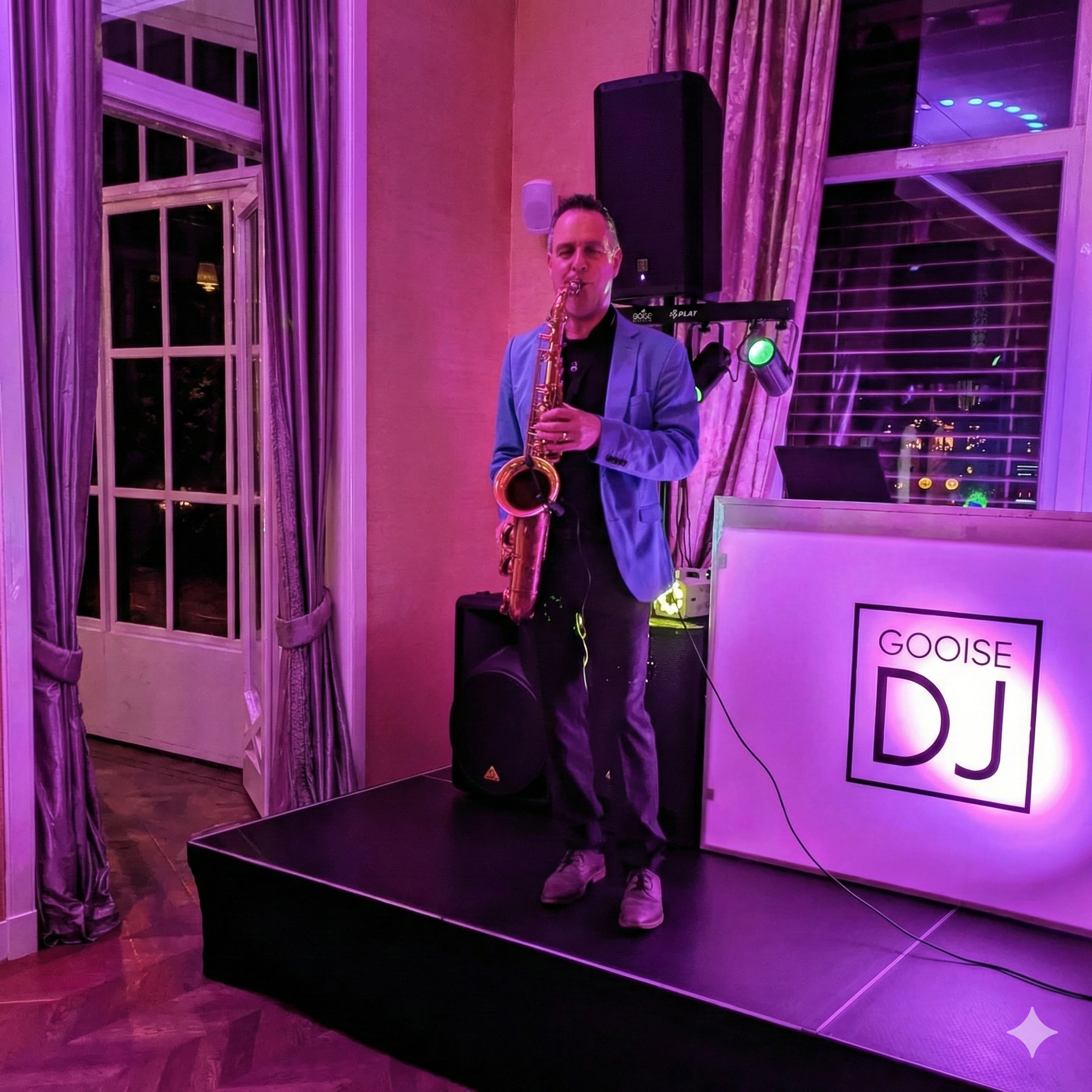 Gooise DJ en Peter Lieberom op saxofoon