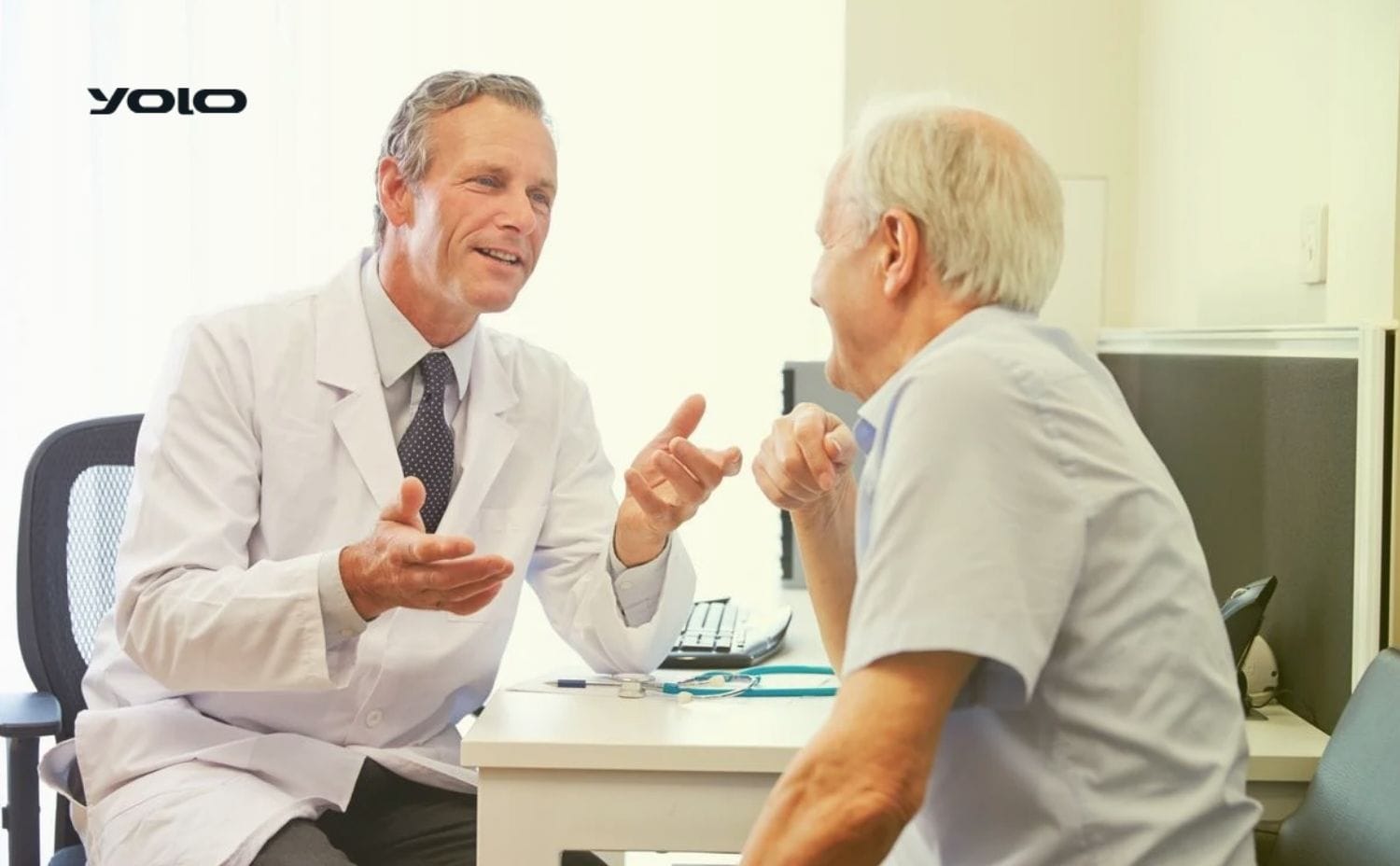 تنزيل برنامج العيادات الطبية Yolo Clinic