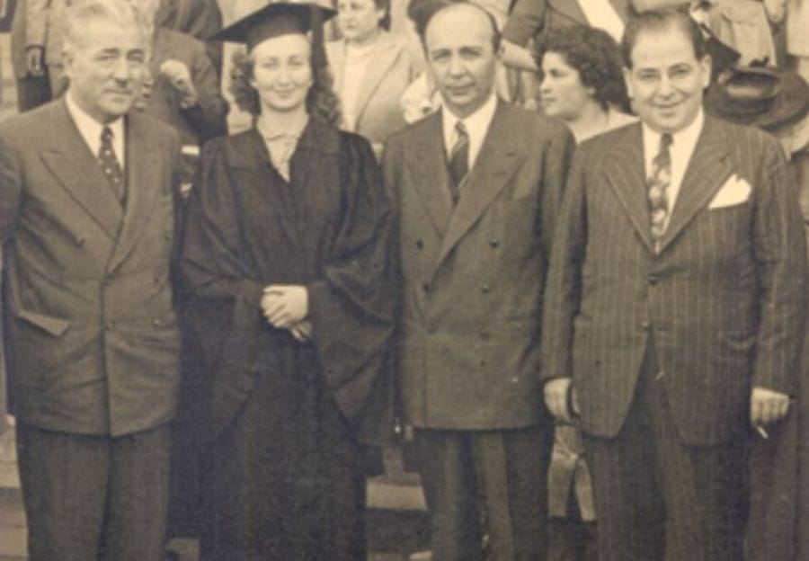 Sizden Gelenler: Nezaket Çağı'nda Bir "Koç" Kızı