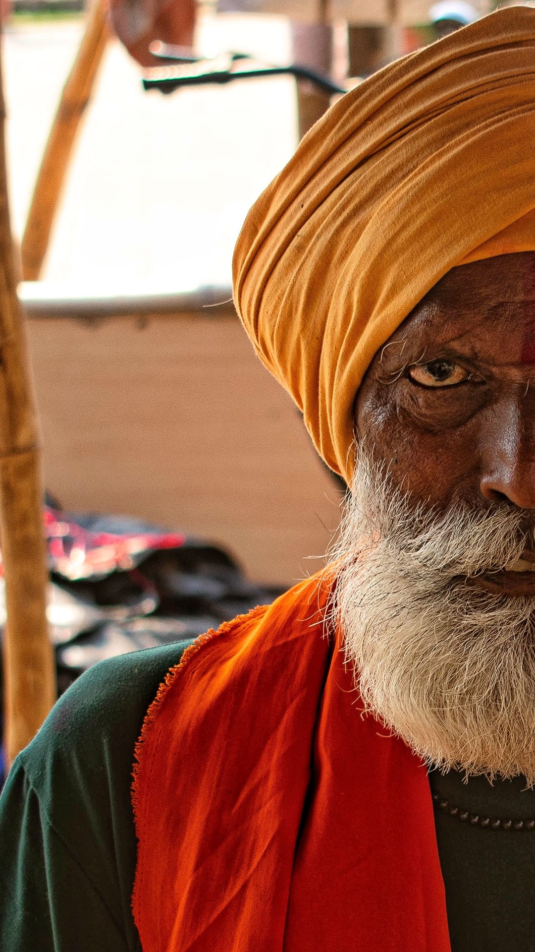 Picture of an Old man in the streets of Bhubaneshwar