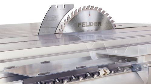 Detaliu al sistemului patentat de car glisant "X-Roll" de la Felder, arătând rolele cilindrice care asigură precizie și funcționare fără întreținere (garanție 10 ani).