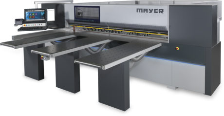 Fierăstrău de debitat în pachet (beam saw) Mayer kappa automatic 120, cu mese cu perne de aer și stație de control CNC.