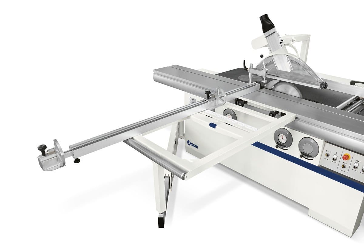 Cadrul de sprijin (masa de sprijin) și rigla telescopică a unui circular SCM din gama Elite S, cu roată de ajustare fină a opritorului