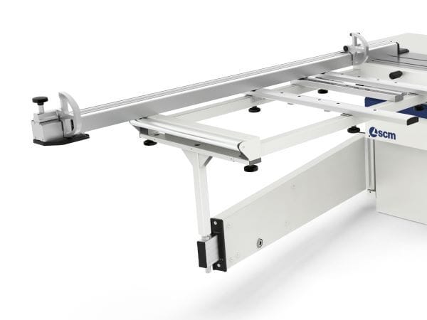 Detaliu cu cadrul de sprijin (masa de sprijin) și rigla telescopică a unui circular SCM Nova, esențiale pentru susținerea panourilor mari