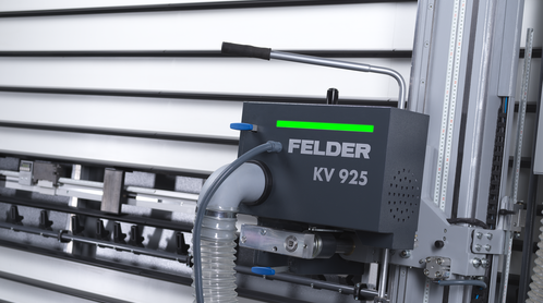 Detaliu cu unitatea de tăiere (grupul sega) a circularului vertical FELDER KV 925, evidențiind mânerul ergonomic și indicatorul luminos de stare (status).