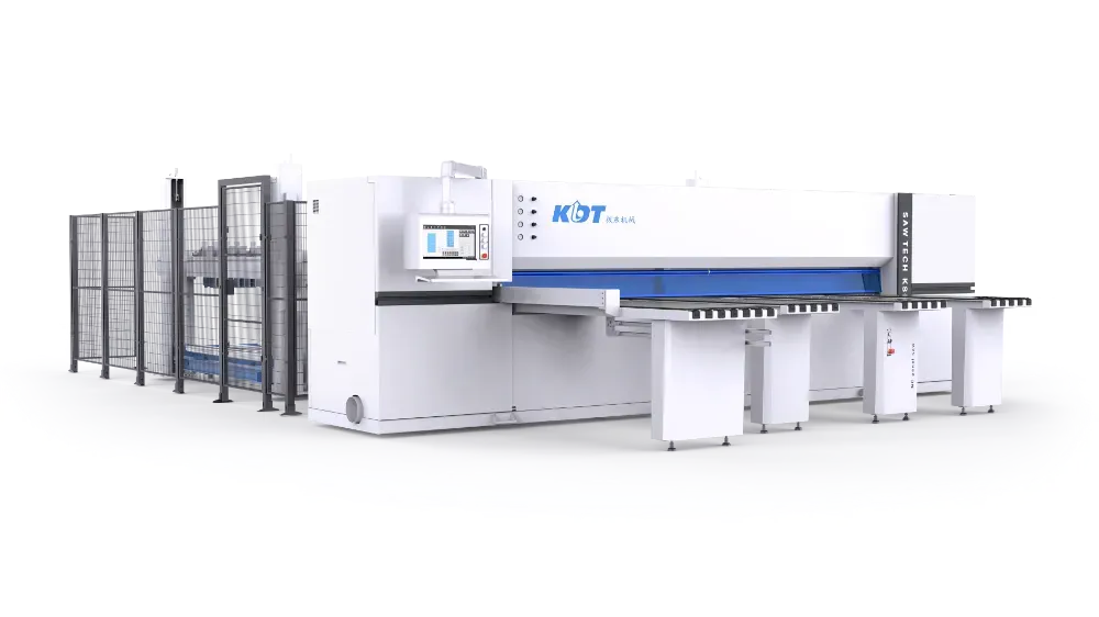 Panoul de control cu ecran tactil al unui fierăstrău de debitat KDT, afișând interfața software pentru optimizarea tăierii și parametrii de operare.