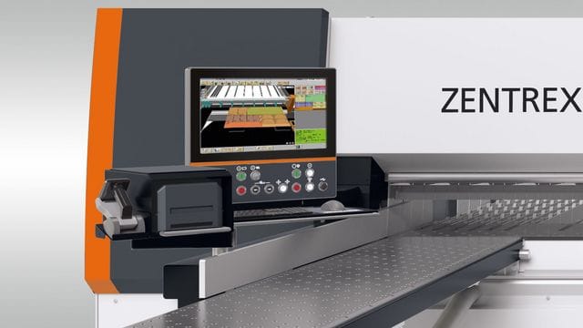 Panoul de control CNC al fierăstrăului de debitat HOLZ-HER ZENTREX, cu software de optimizare 3D a tăierii (Easy-Plan) și imprimantă de etichete
