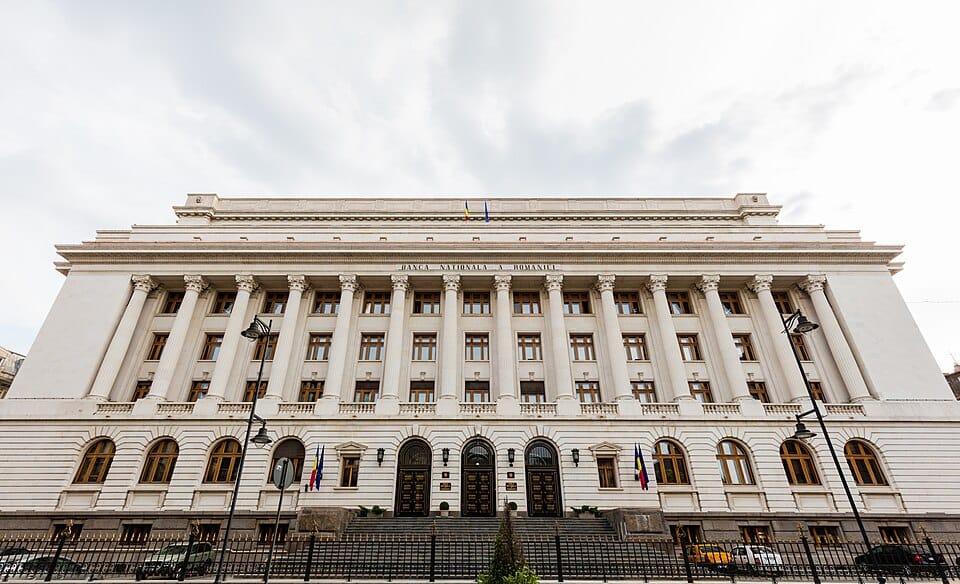 Alertă Macroeconomică BNR: Criza Industriei Mobilei Nu Este Ineficiență, Este un Mediu Național Hostil