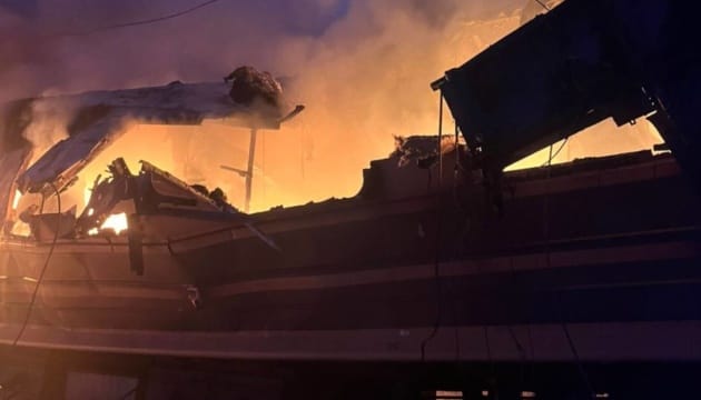 Ermittler korrigieren Opferzahl nach Zug-Attacke im Gebiet Charkiw drastisch nach oben