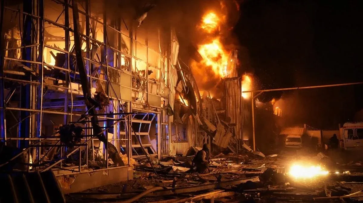 Russischer Angriff auf den Süden der Ukraine: Schwere Schäden an Energie- und Hafeninfrastruktur