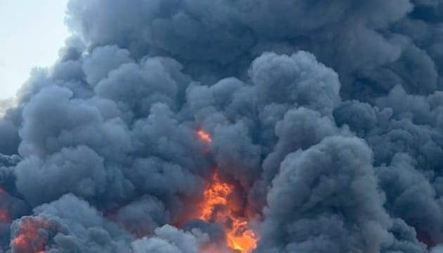 Explosionen auf besetzter Krim: Drohnenangriffe auf russische Militärflugplätze Belbek und Saki