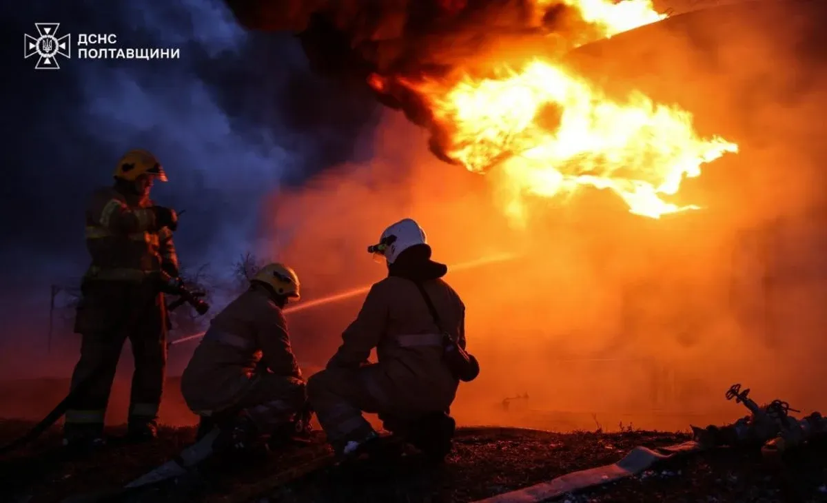 Russland schlägt erneut brutal zu: Drohnenangriff legt Gasanlage in Poltawa in Schutt und Asche