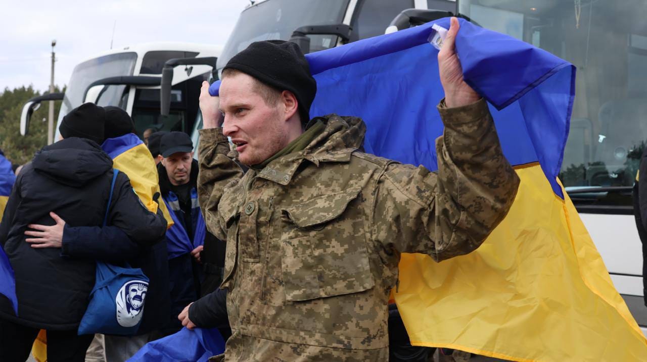 Ukraine: 300 Soldaten und zwei Zivilisten aus russischer Gefangenschaft heimgekehrt
