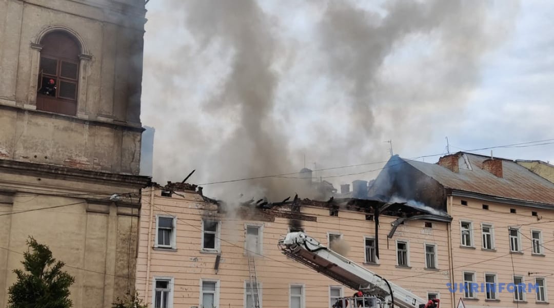 Russland attackiert Ukraine mit fast 1.000 Drohnen – 7 Tote und mindestens 50 Verletzte