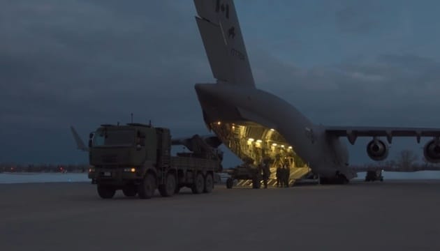 Ukraine als Druckmittel: Wie Trump Europa mit dem Stopp der Waffenlieferungen erpresst