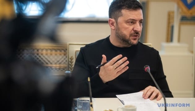 Selenskyj: „Russland hat sich soweit in den Krieg hineingeritten, dass ihre Parade von uns abhängt"