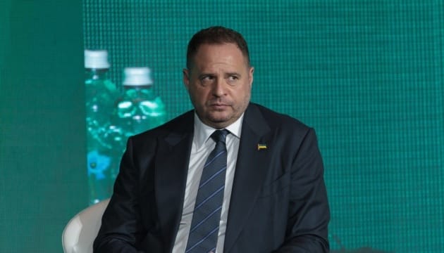 Selenskyjs früherer Vertrauter Jermak offiziell der Geldwäsche verdächtigt