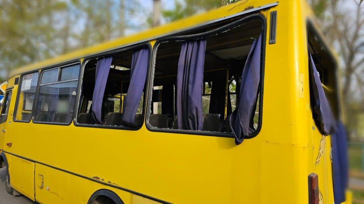 Tödlicher Drohnenangriff in Cherson: Russland tötet Zivilisten im Morgenverkehr