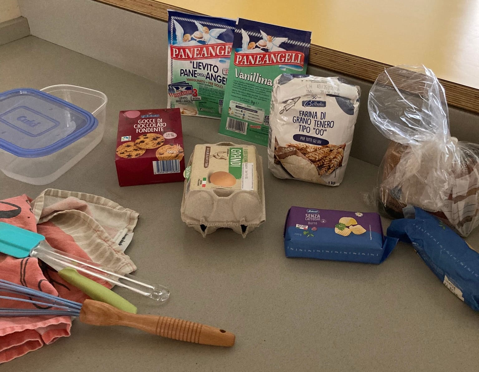 La cucina come rifugio: quando impastare diventa una forma di relax