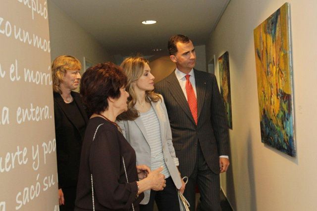 FMartha Zuik with Prince Felipe and Princess Leticia at the opening of her exhibit at Instituto Cevantes, Germany 2011
