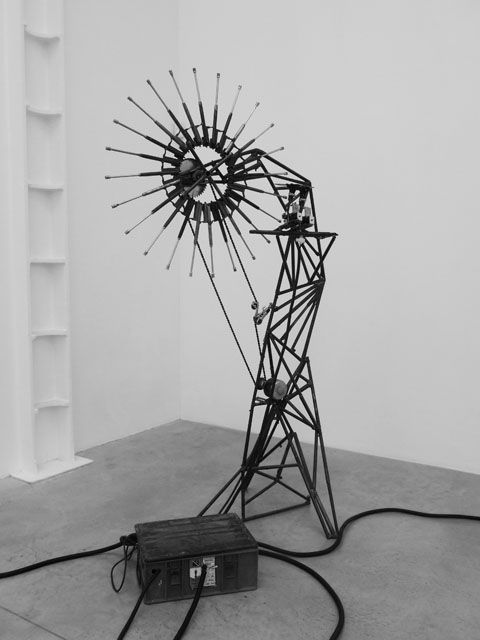 Pedro Reyes. Disarm Sentinel 2013. Metal Pedro Reyes_Disarm_Sentinel