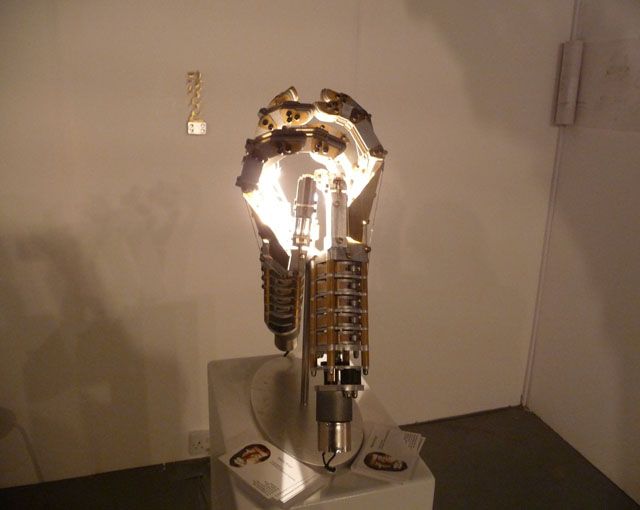 Bailey Bots by Marko Kryut – two moving robotic hands exploring the origins of matter bailey bots_marko kryut