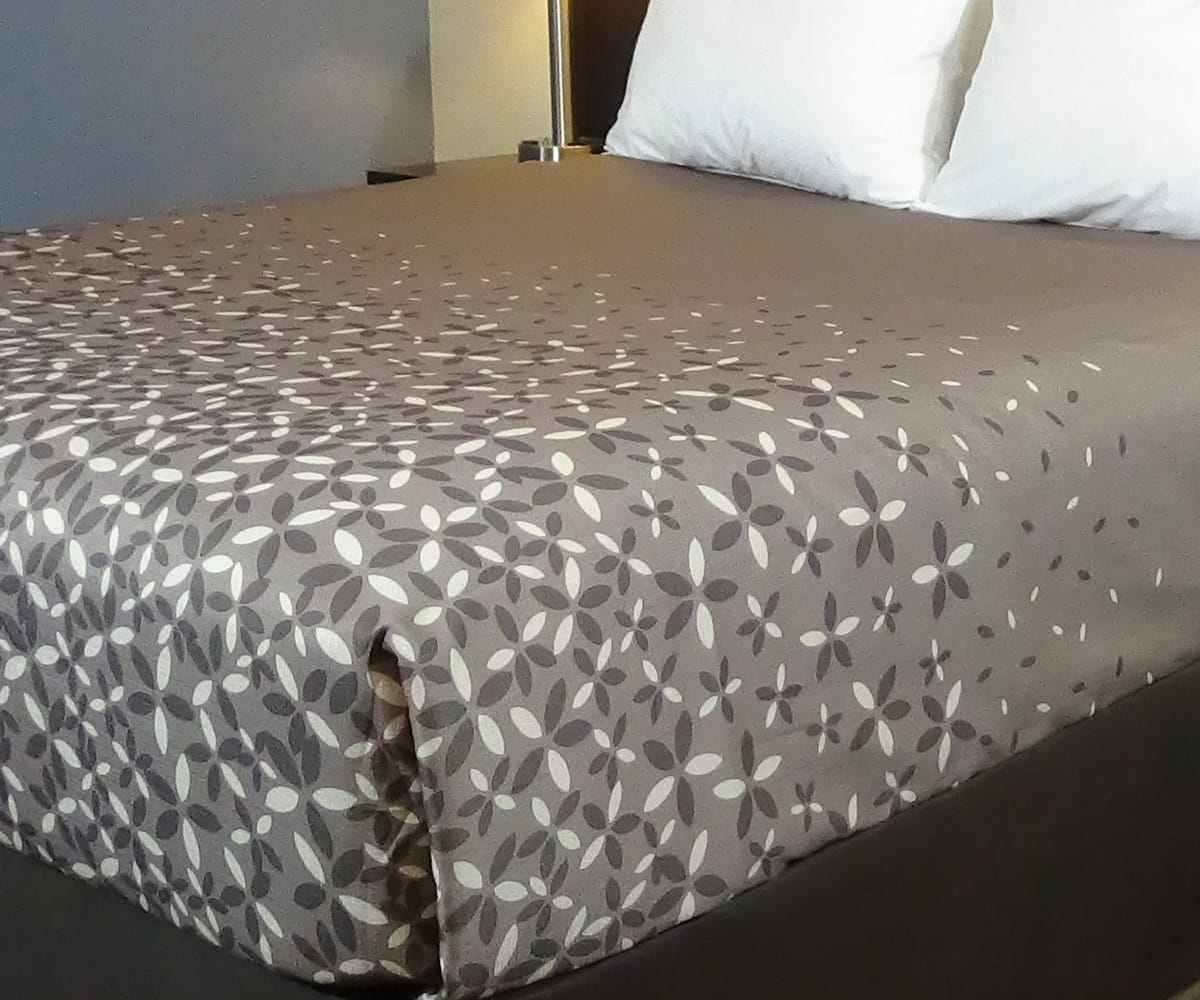 Top Sheet Essentials: Why They’re a Must-Have for USA Hotels and Hospitality Businesses