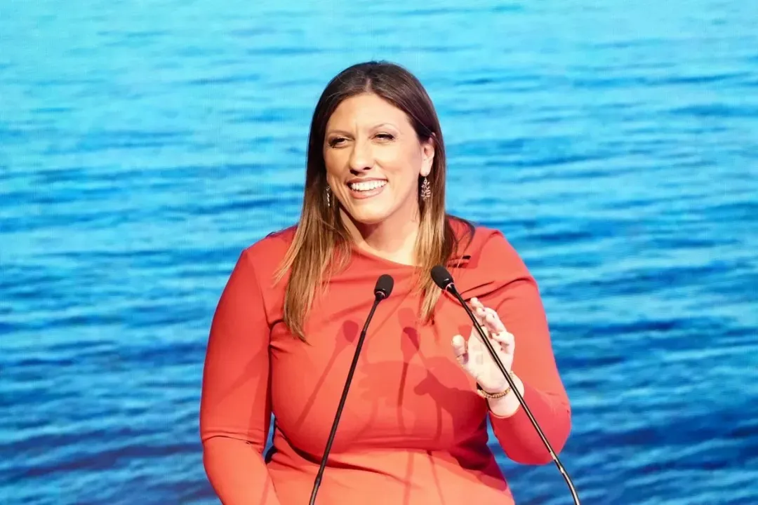 Plongée dans une Grèce qui refuse de mourir