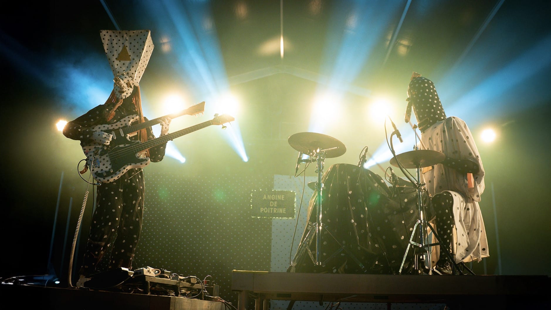Le phénomène « Angine de Poitrine » – symbole, modèle et espoir