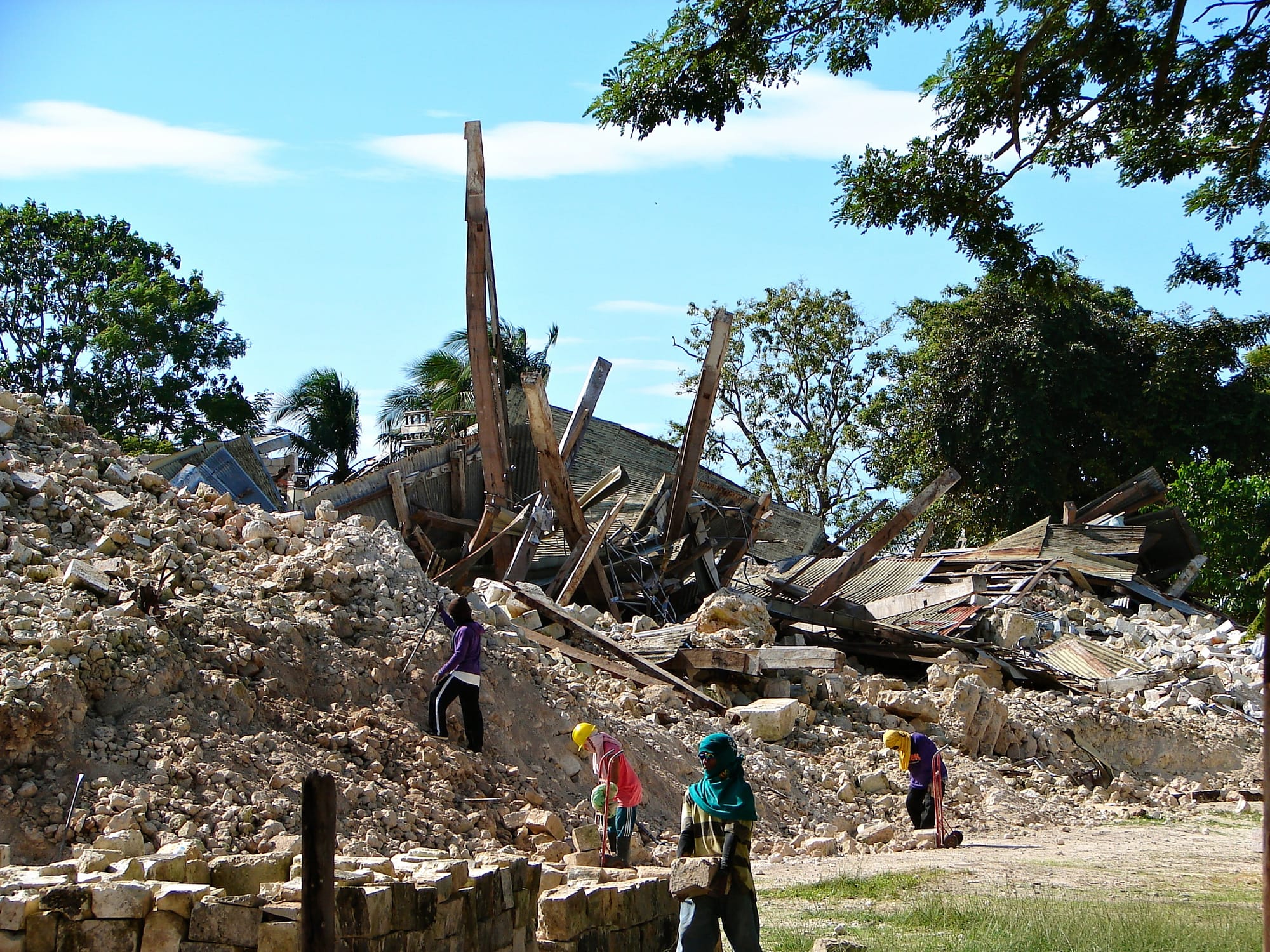 Philippines: le bilan du séisme monte à au moins 41 morts