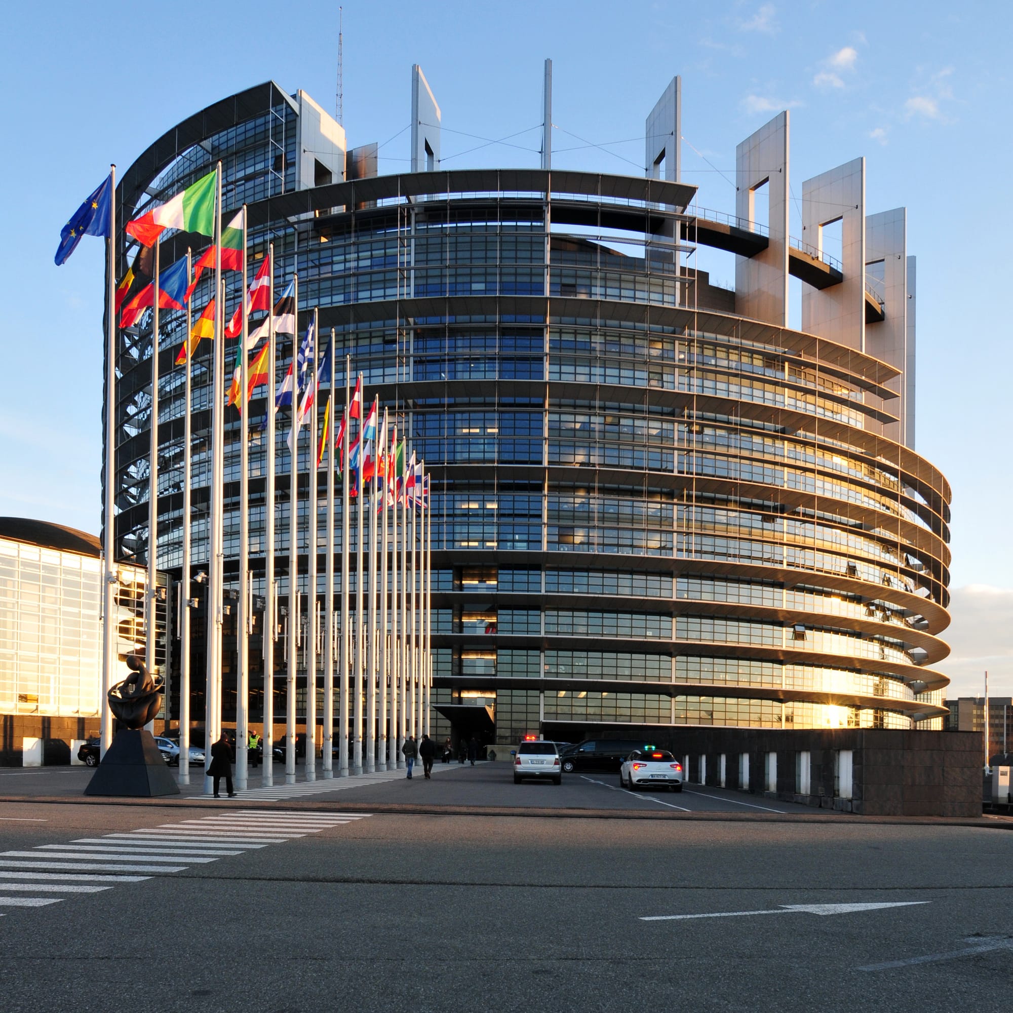Le parquet européen mène des perquisitions sur le groupe Identité et démocratie