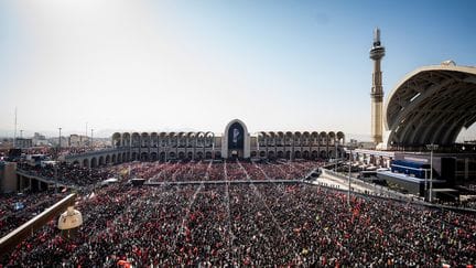 À Téhéran, la foule se presse au deuxième jour des funérailles d’Ali Khamenei