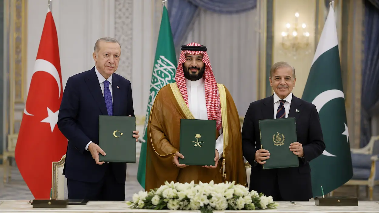 Arabie saoudite, Turquie et Pakistan concluent un pacte de défense mutuelle