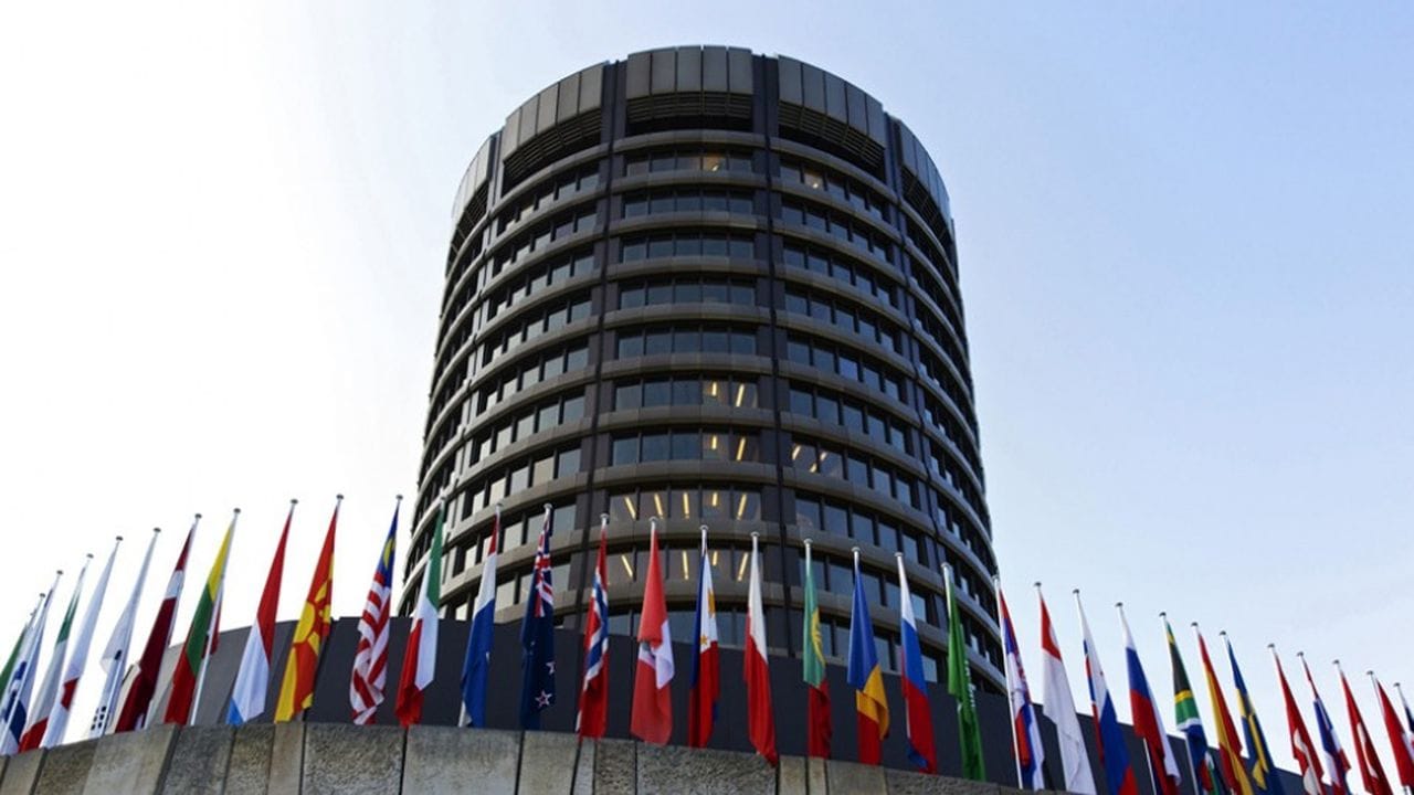La BRI alerte sur les risques financiers de la course mondiale aux investissements dans l’IA