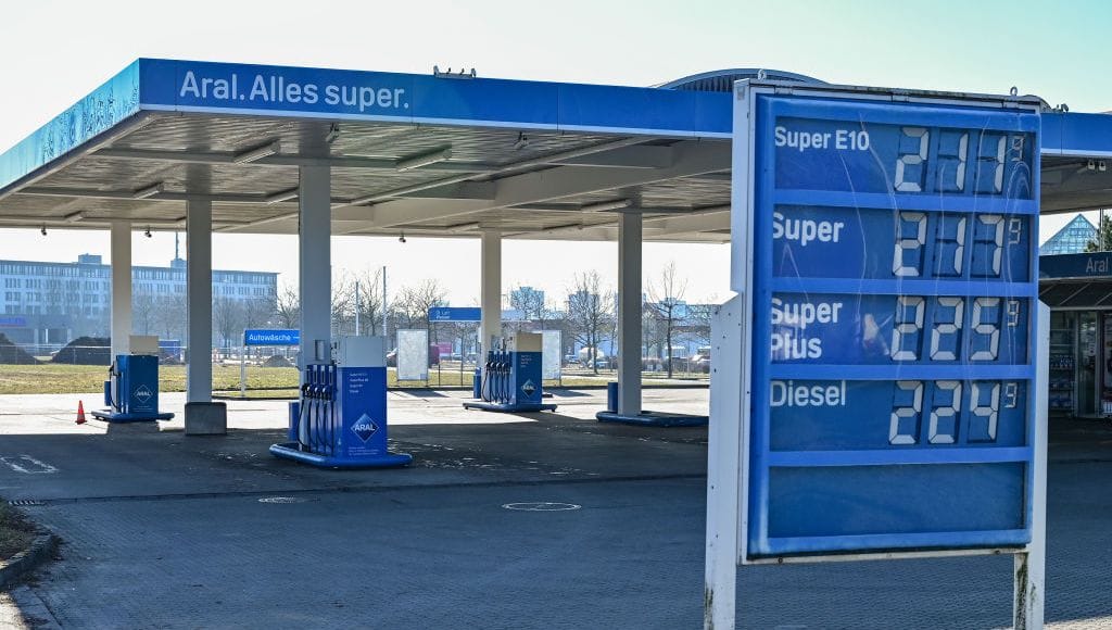 Allemagne : la coalition négocie une baisse des taxes sur les carburants et un plafond tarifaire