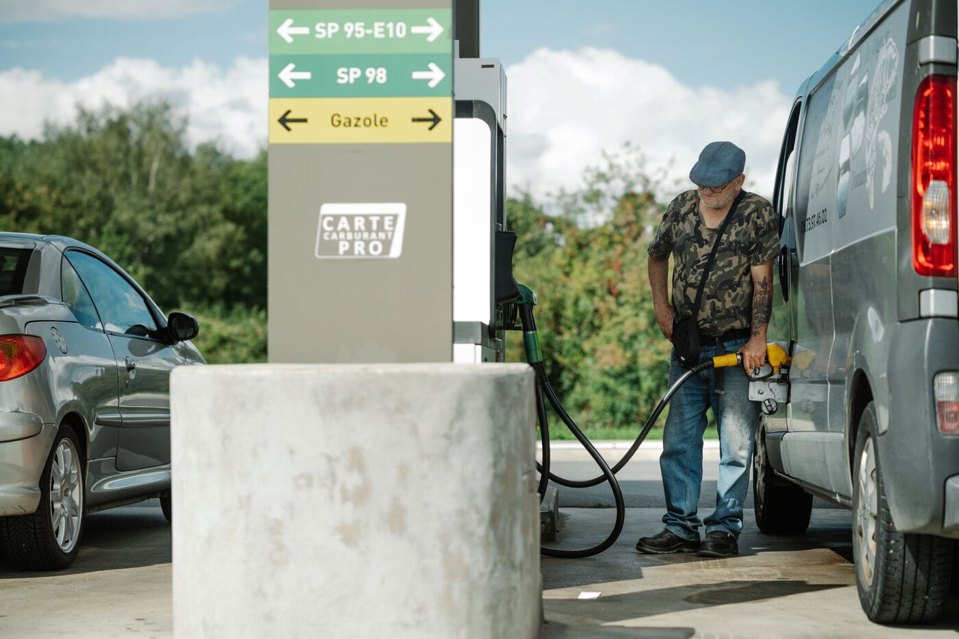 Carburants : la hausse se poursuit, le gazole dépasse 2,40 euros le litre