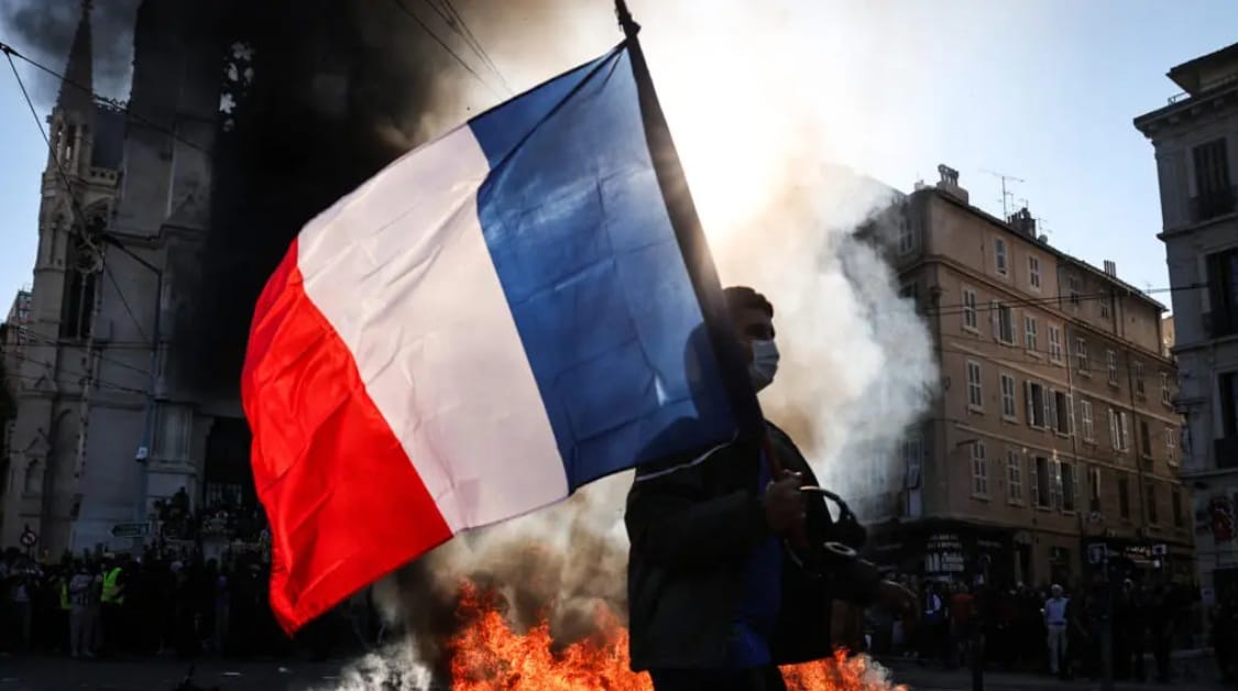 La chute de l’Europe pourrait commencer en France. Le Vieux Continent approche-t-il d’une explosion ?