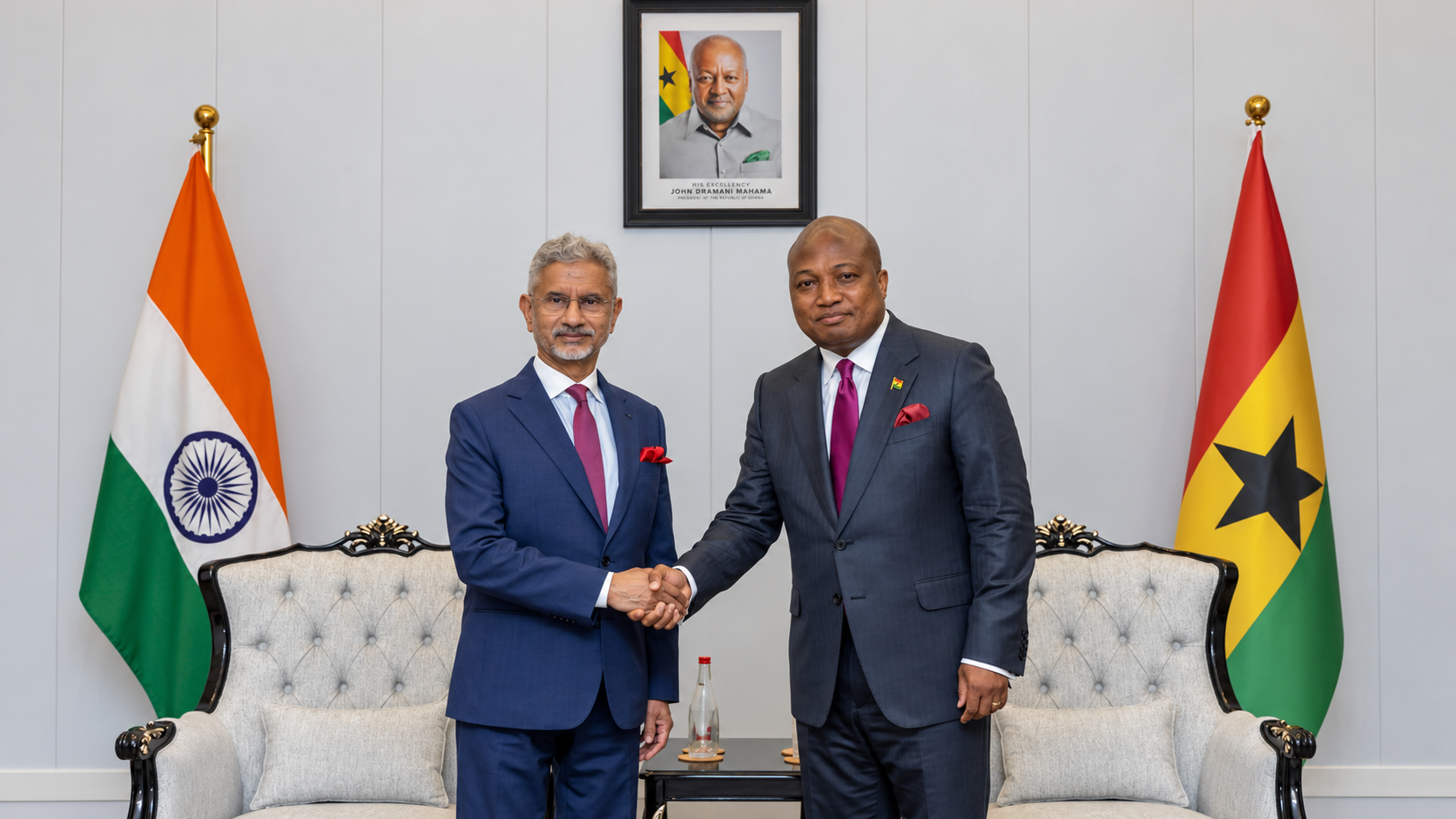 Le Ghana engage une demande d’adhésion aux BRICS et dédollarise