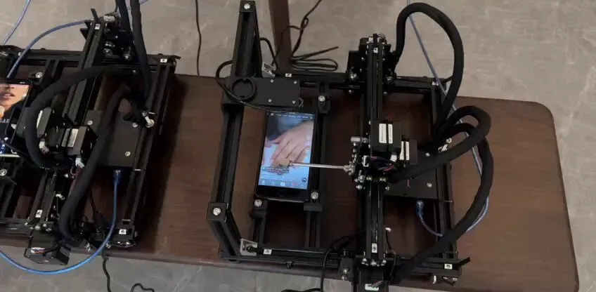 Des dispositifs robotisés font évoluer les fermes à clics sur mobile